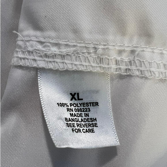 Magellan Men's Button-up Shirt Size XL in White w/American Flag Relaxed Fit - Picture 5 of 7